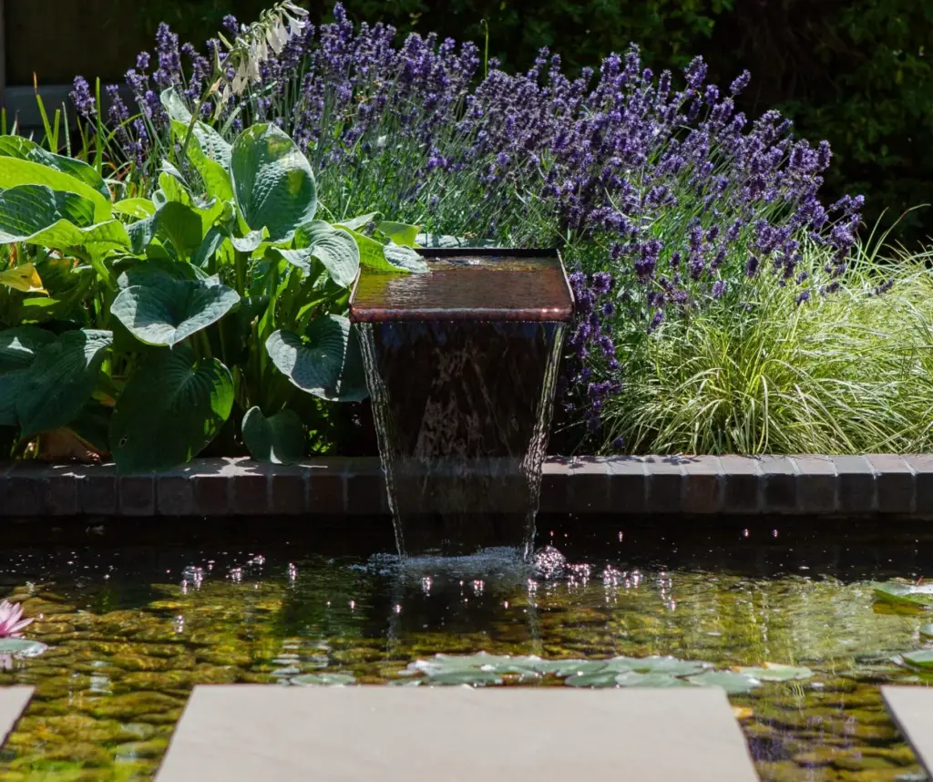 Between Stone and Water garden — gallery 1