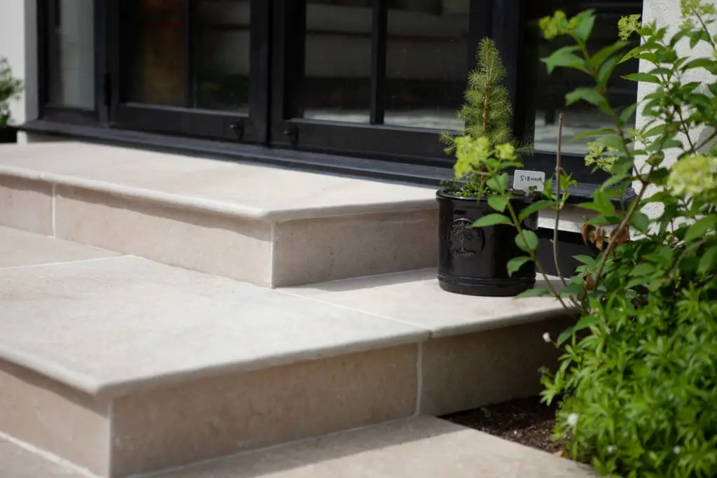 The Curved Lawn garden — gallery 2