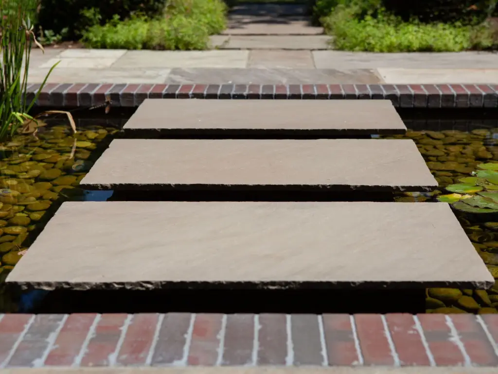 Between Stone and Water garden — gallery 3