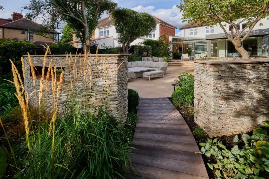 Buckhurst Hill — boardwalk daytime