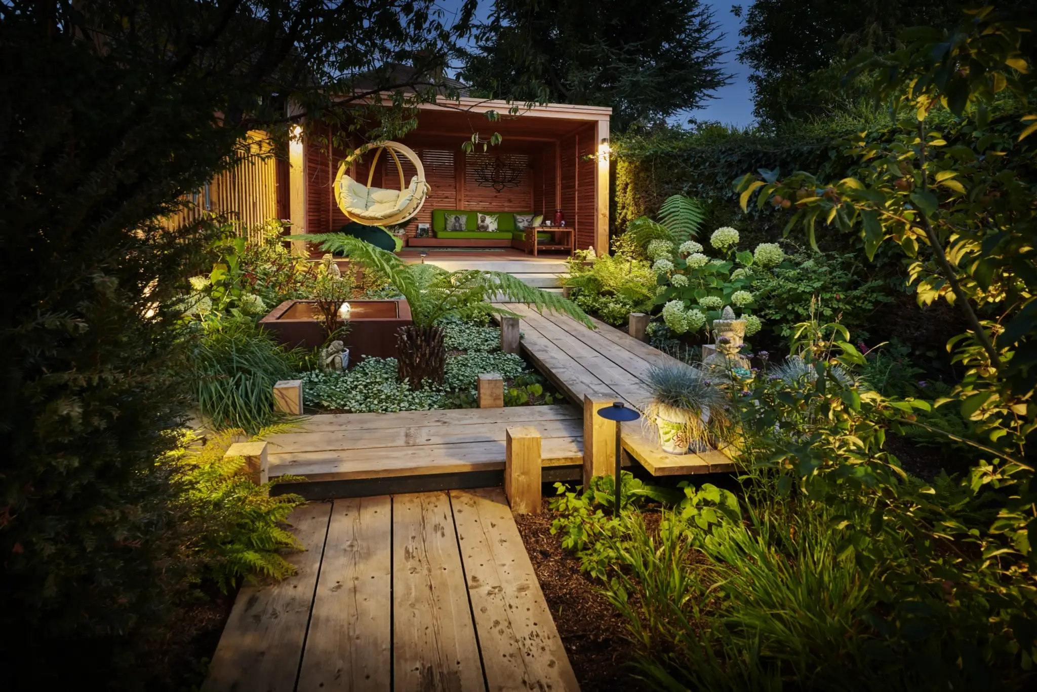 A mature, carefully tended Refined Landscapes garden