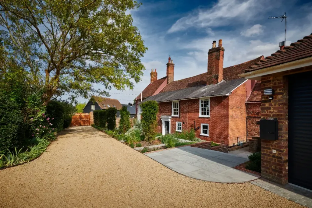 The Farmhouse Courtyard — 4