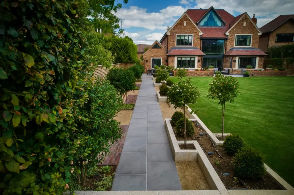 The Manor Promenade — pathway house