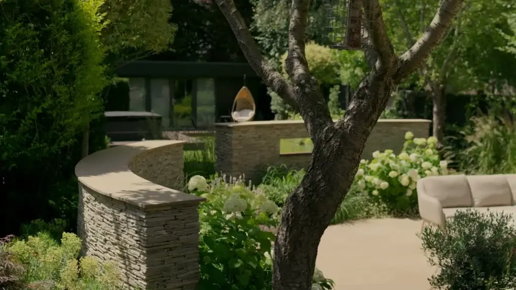 Watch planting bring the garden together
